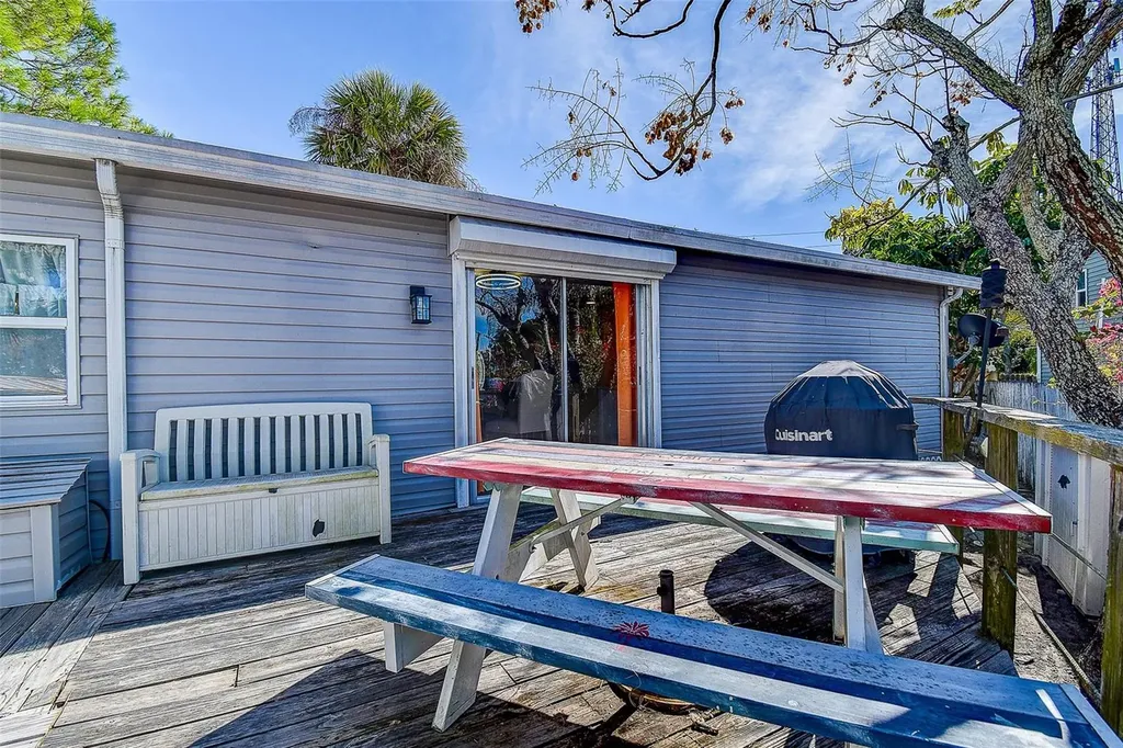 505 Riverview Lane Tarpon Springs FL 34689