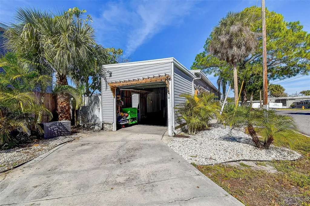 505 Riverview Lane Tarpon Springs FL 34689