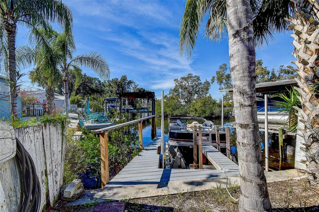 505 Riverview Lane Tarpon Springs FL 34689