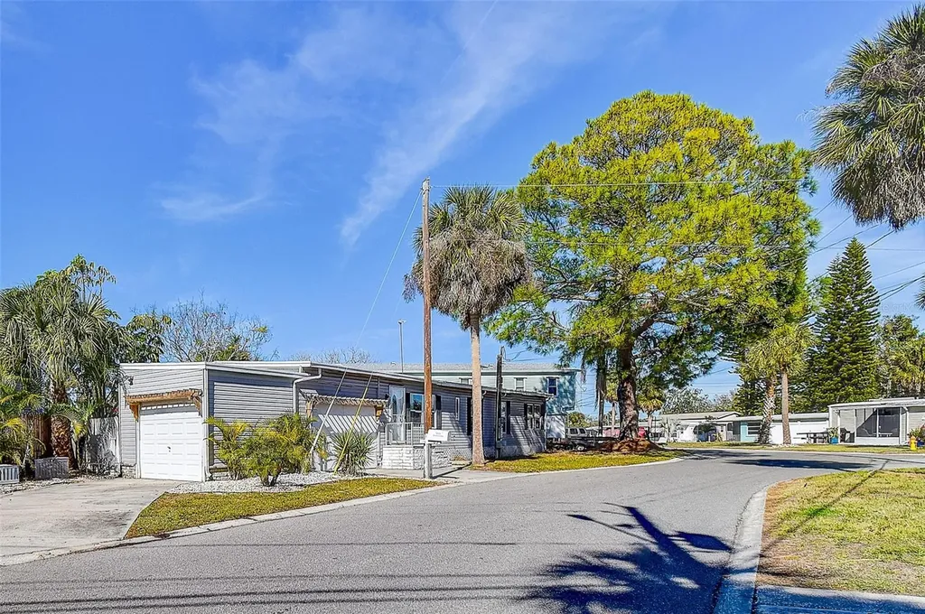 505 Riverview Lane Tarpon Springs FL 34689