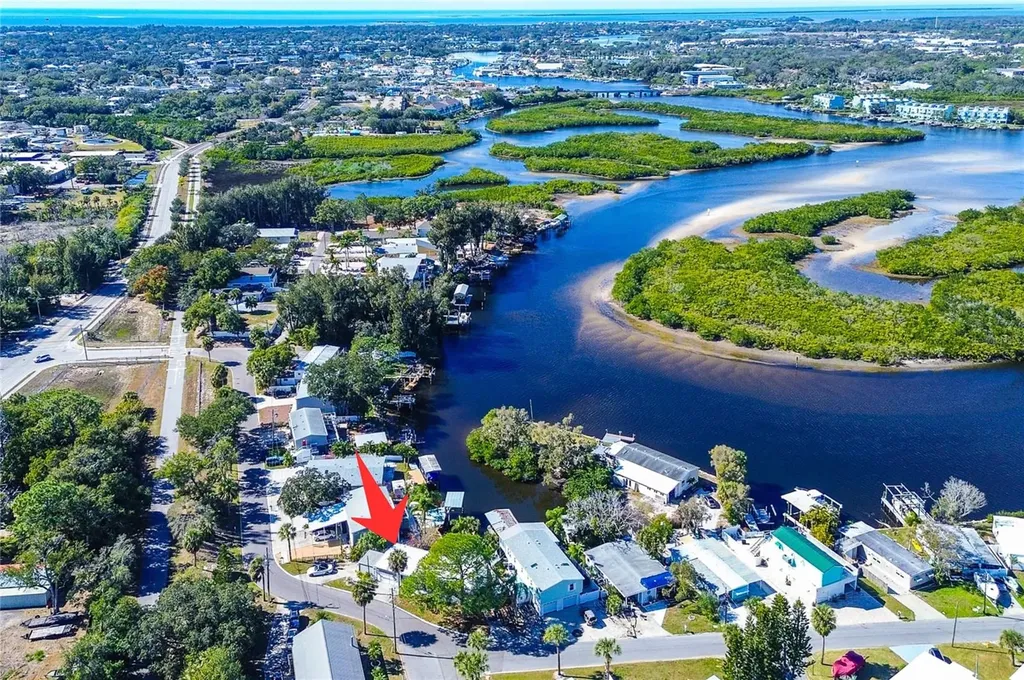 505 Riverview Lane Tarpon Springs FL 34689
