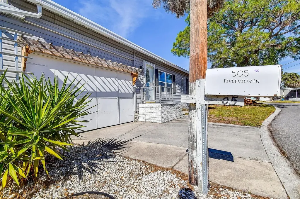 505 Riverview Lane Tarpon Springs FL 34689