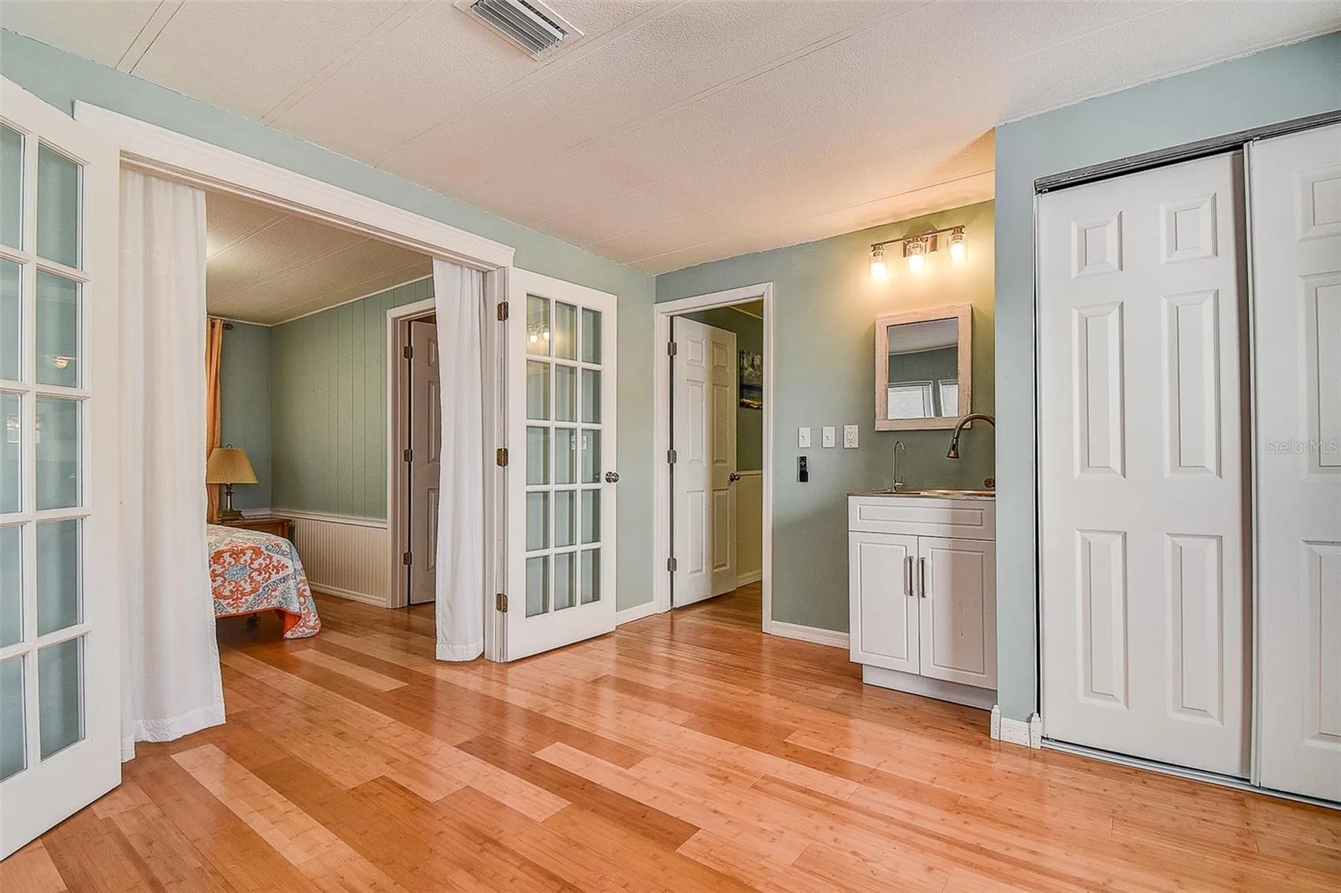 505 Riverview Lane Tarpon Springs FL 34689