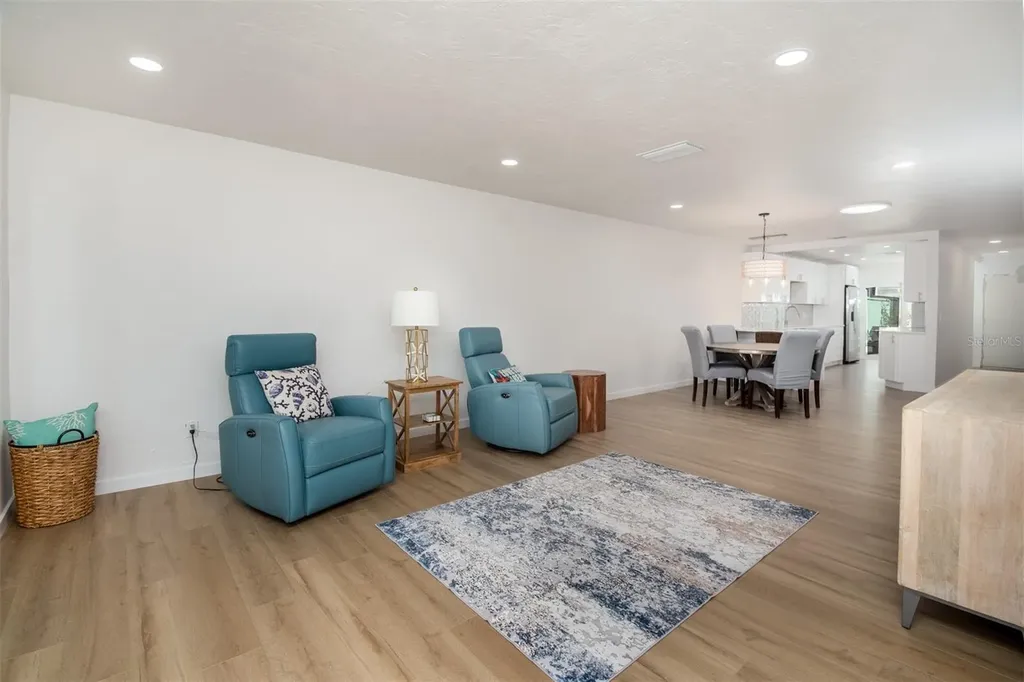 128 Boca Ciega Point Boulevard N St Petersburg FL 33708