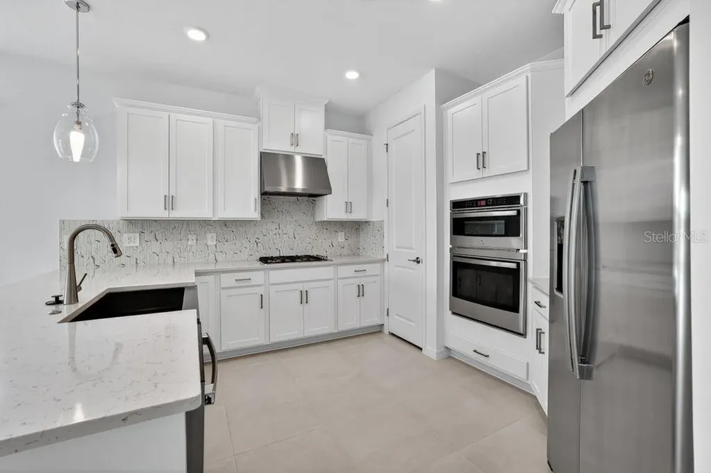 717 Steel Drive Apollo Beach FL 33572