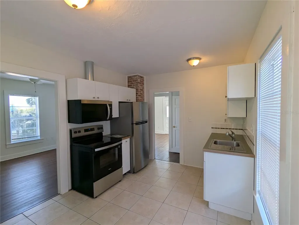 127 S Peninsula Daytona Beach FL 32118