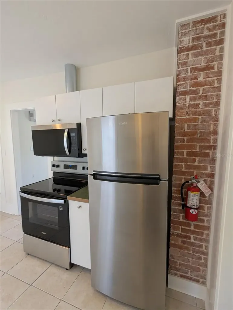 127 S Peninsula Daytona Beach FL 32118