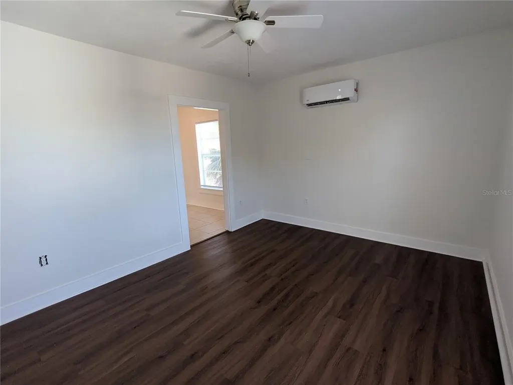 127 S Peninsula Daytona Beach FL 32118