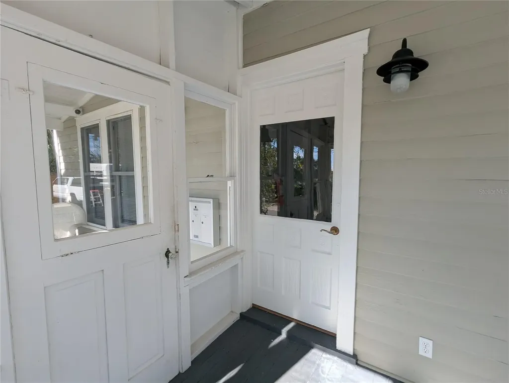 127 S Peninsula Daytona Beach FL 32118