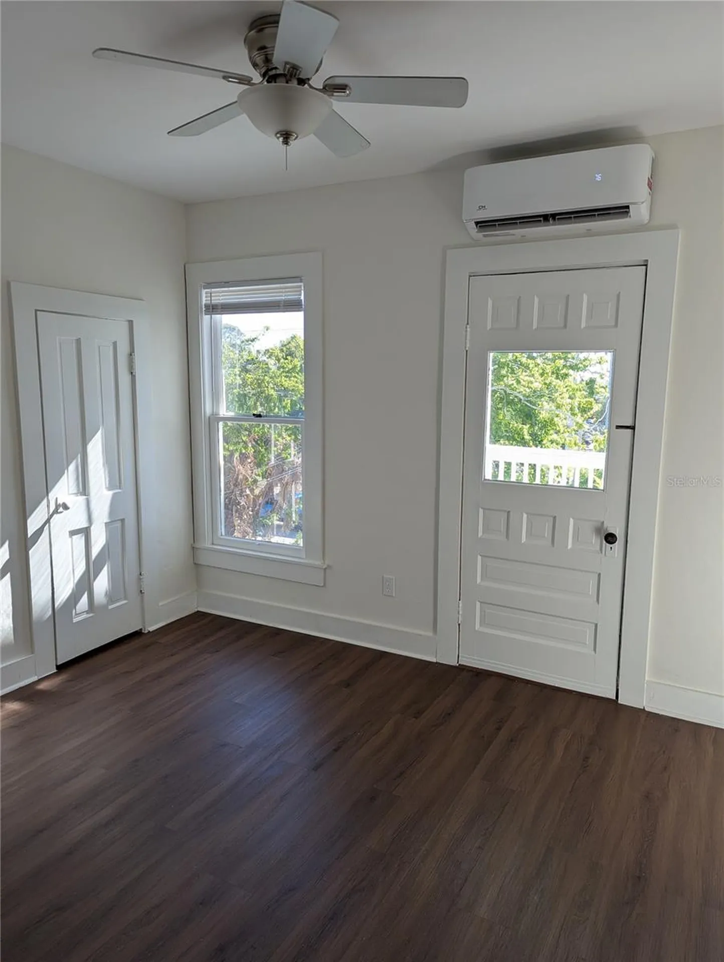 127 S Peninsula Daytona Beach FL 32118