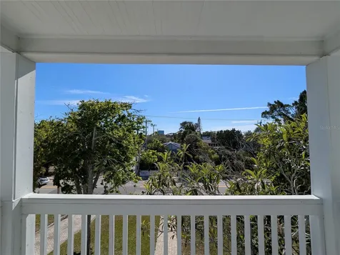 127 S Peninsula Daytona Beach FL 32118
