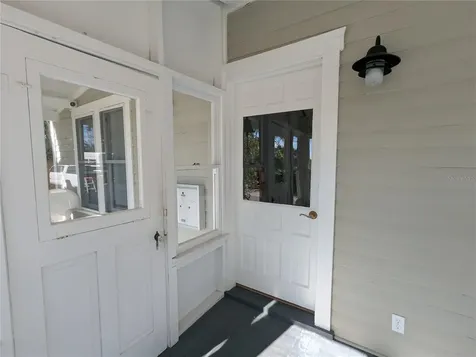 127 S Peninsula Daytona Beach FL 32118