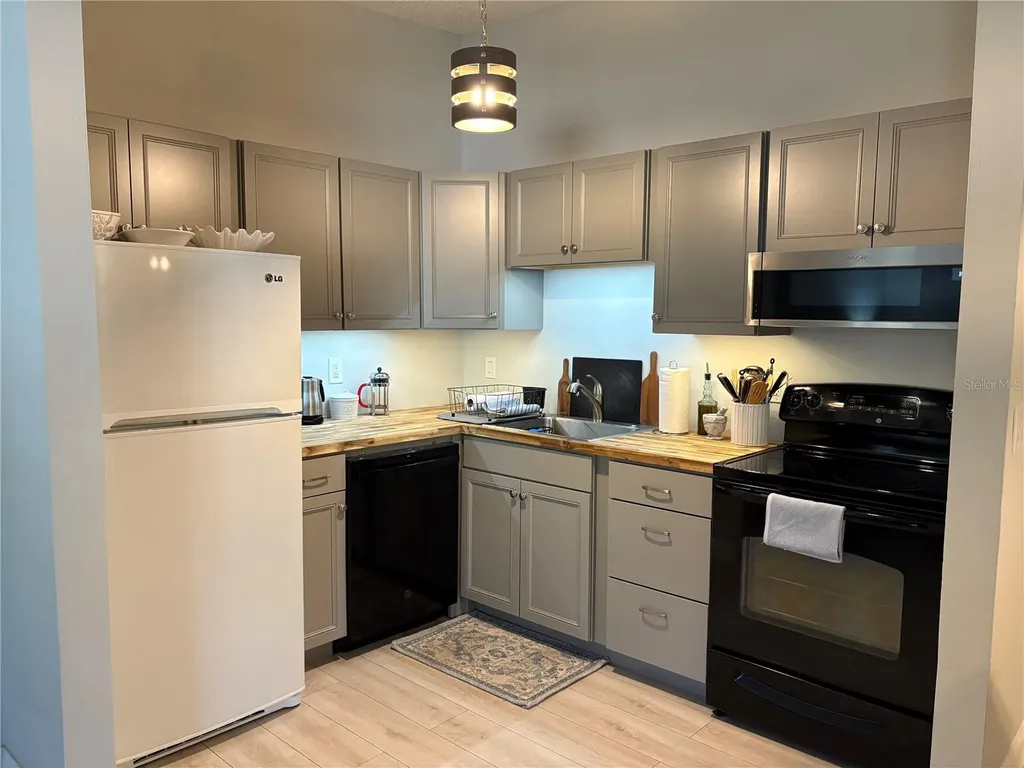 3241 Fox Chase Circle N Palm Harbor FL 34683