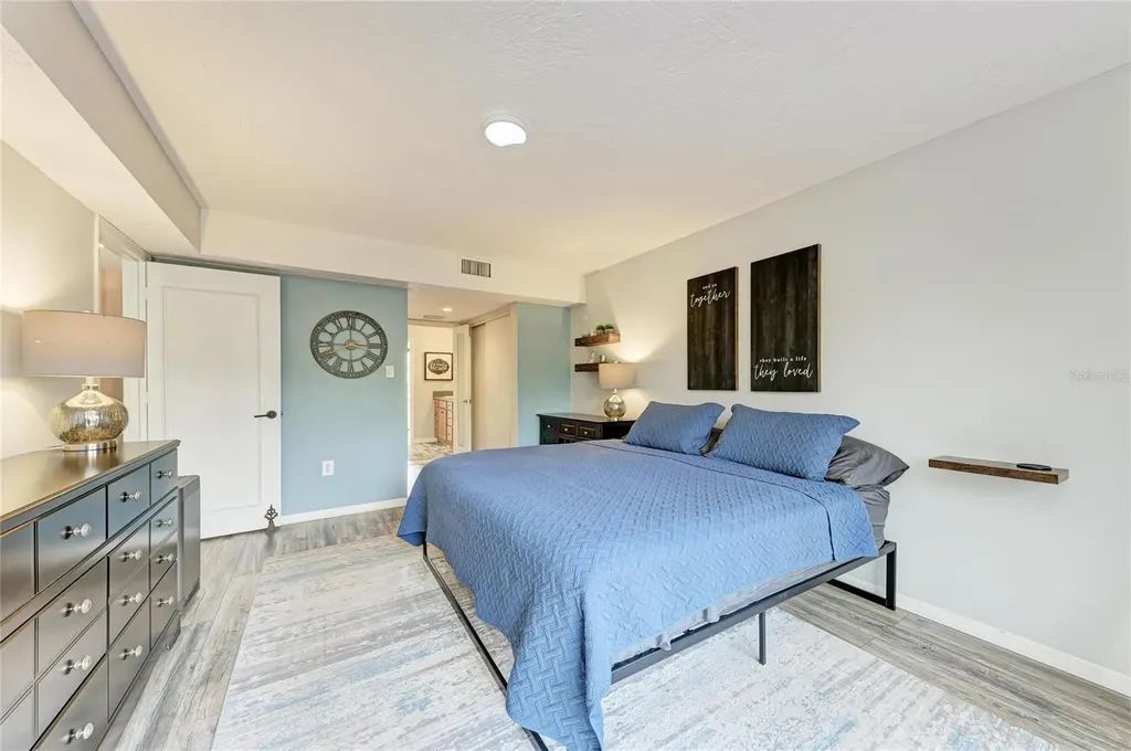 5315 Myrtle Wood Sarasota FL 34235