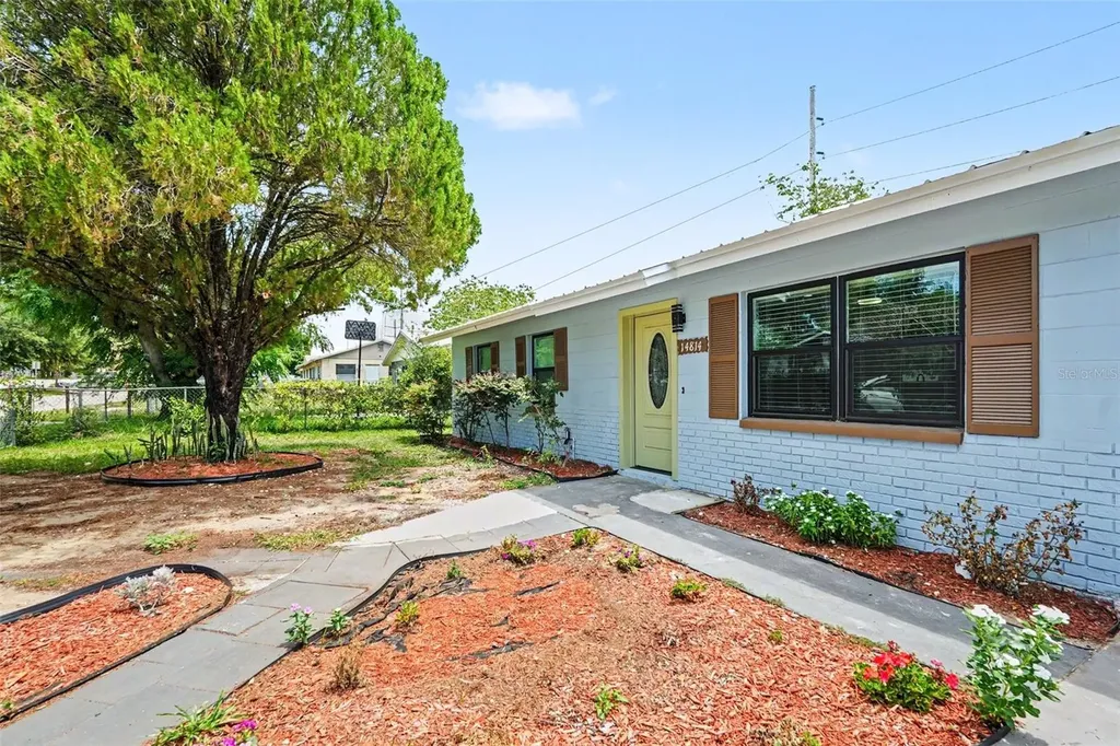 14814 11th Street Dade City FL 33523