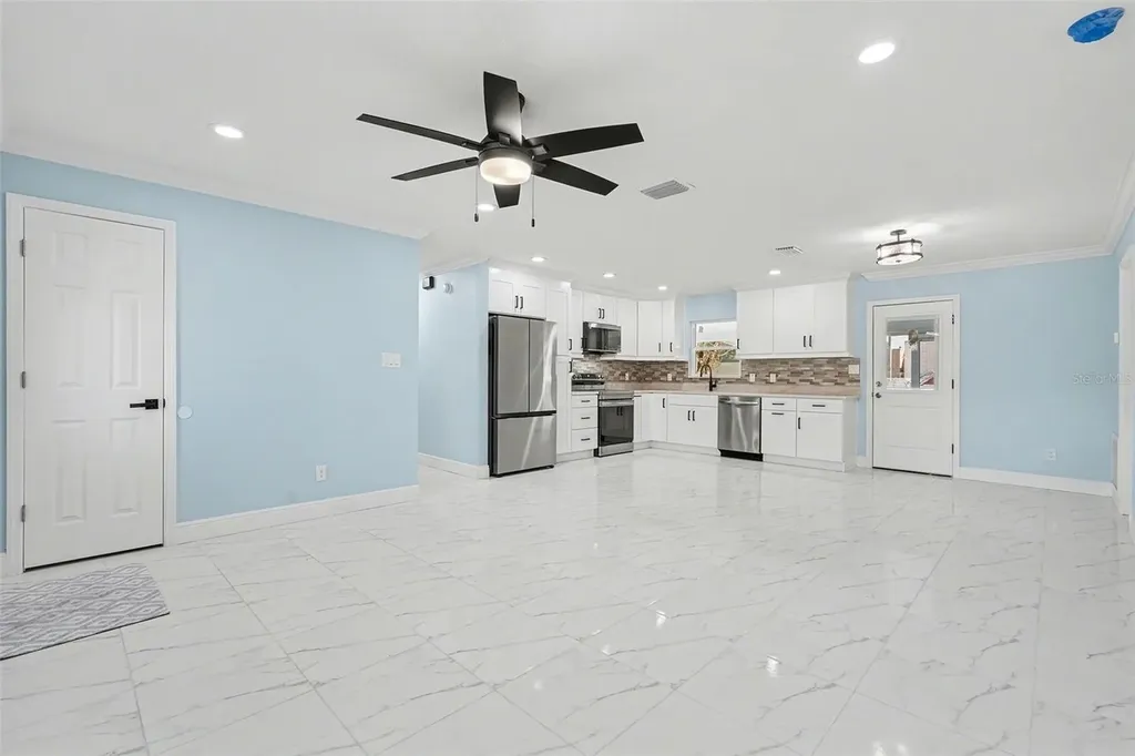 14814 11th Street Dade City FL 33523
