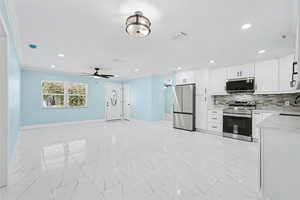 14814 11th Street Dade City FL 33523
