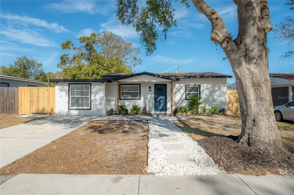 1029 57th Avenue N St Petersburg FL 33703