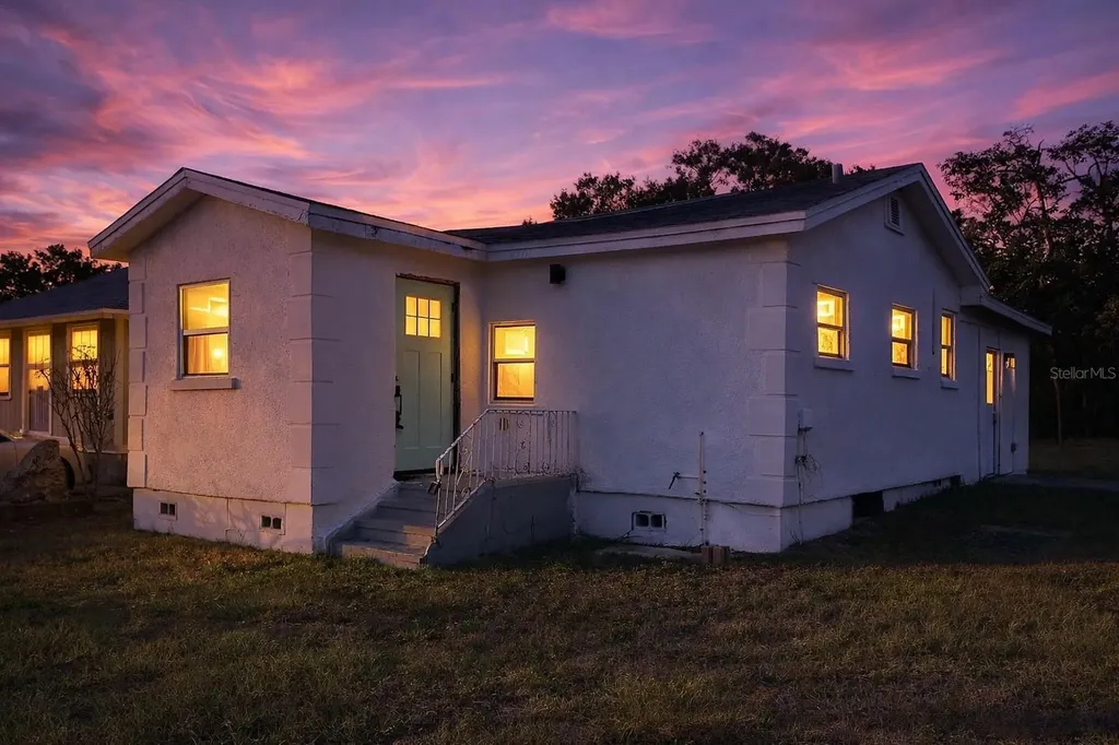 4701 17th Avenue S St Petersburg FL 33711