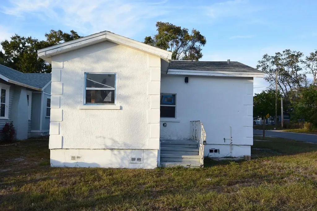 4701 17th Avenue S St Petersburg FL 33711