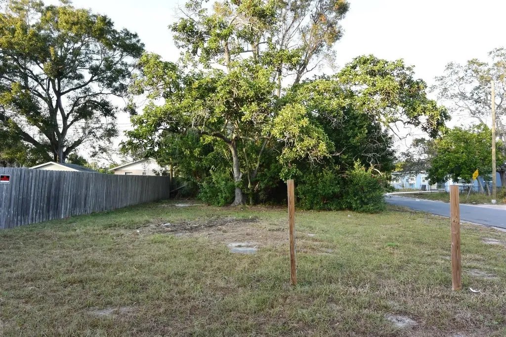 4701 17th Avenue S St Petersburg FL 33711
