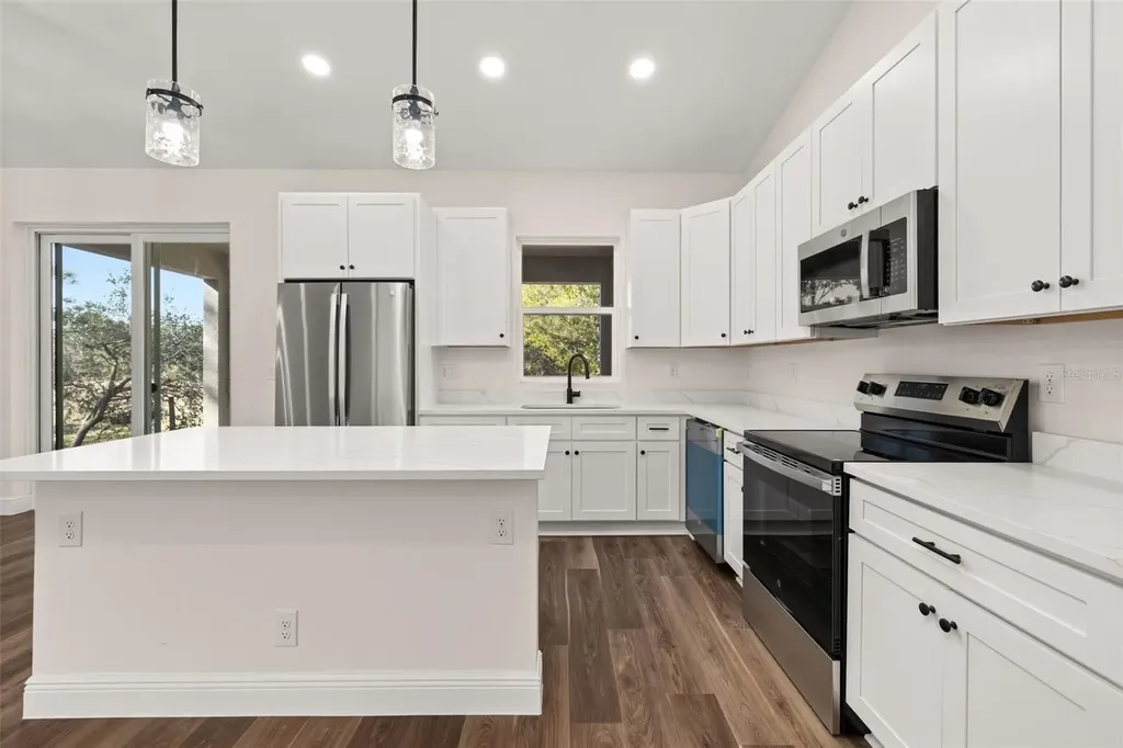 2327 N Monterey Road Avon Park FL 33825