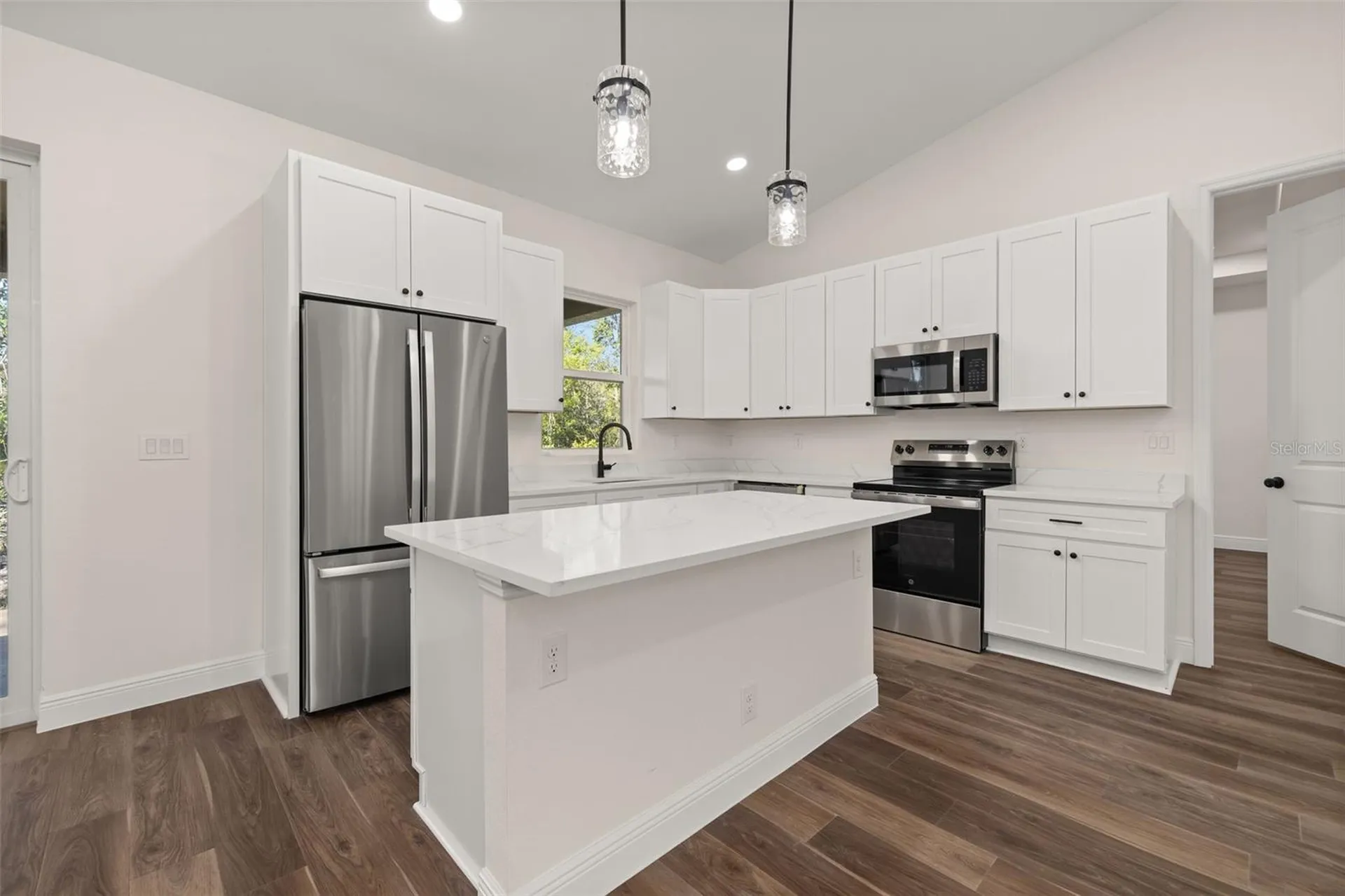 2327 N Monterey Road Avon Park FL 33825