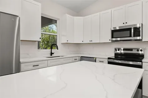 2327 N Monterey Road Avon Park FL 33825