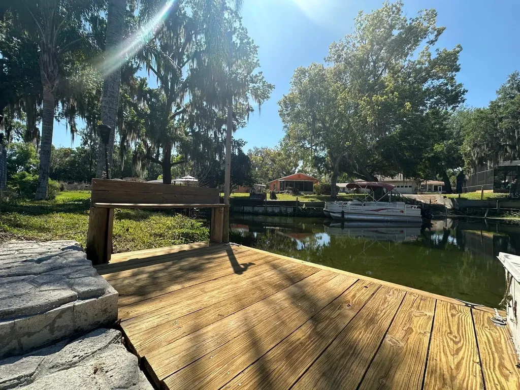 8150 Spring Drive Yalaha FL 34797