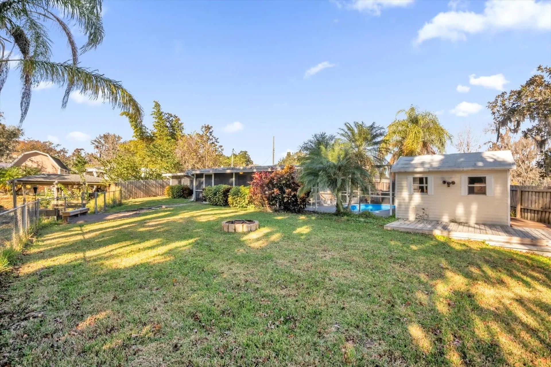 8150 Spring Drive Yalaha FL 34797