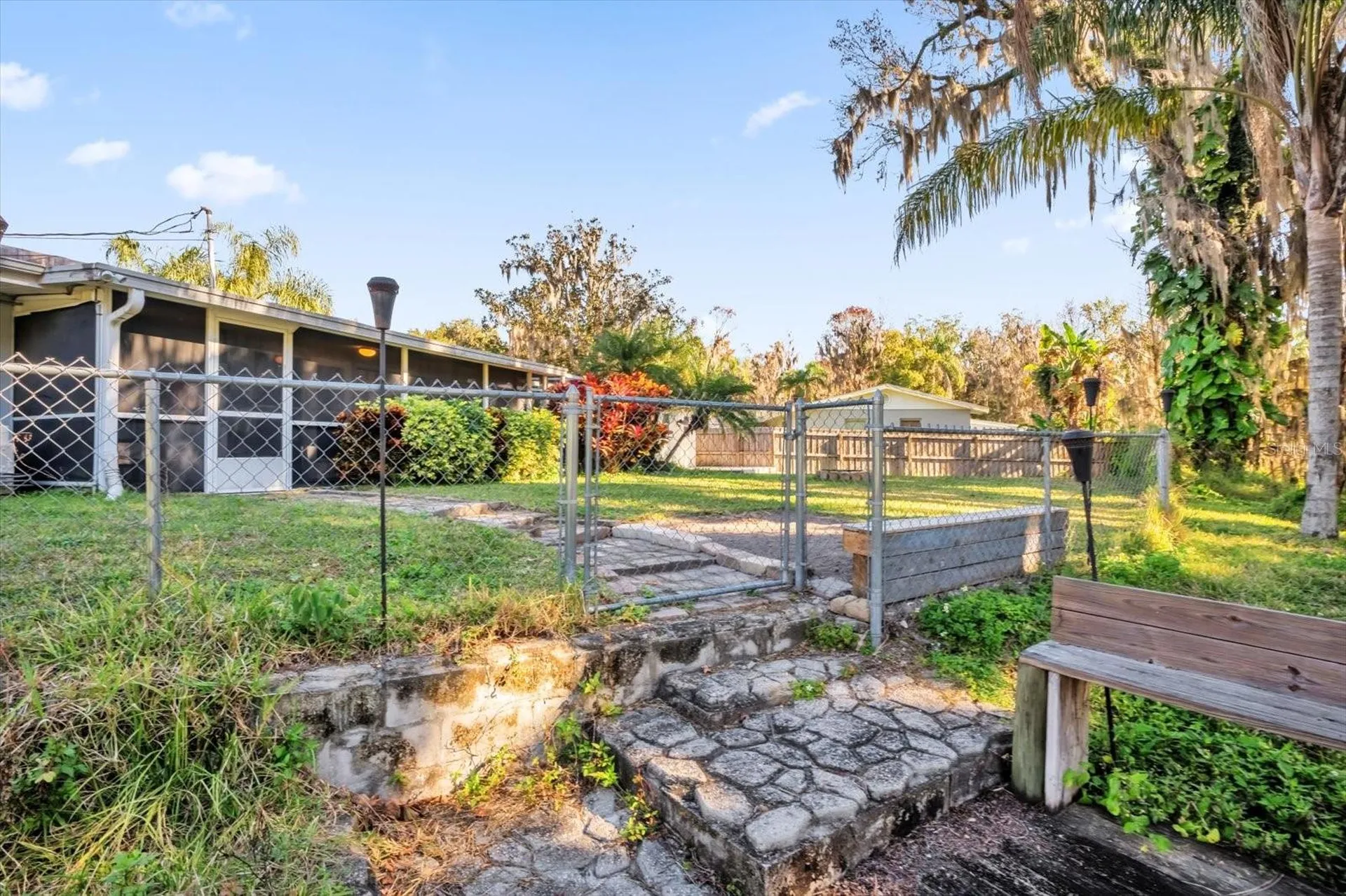8150 Spring Drive Yalaha FL 34797