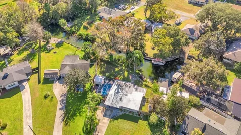 8150 Spring Drive Yalaha FL 34797