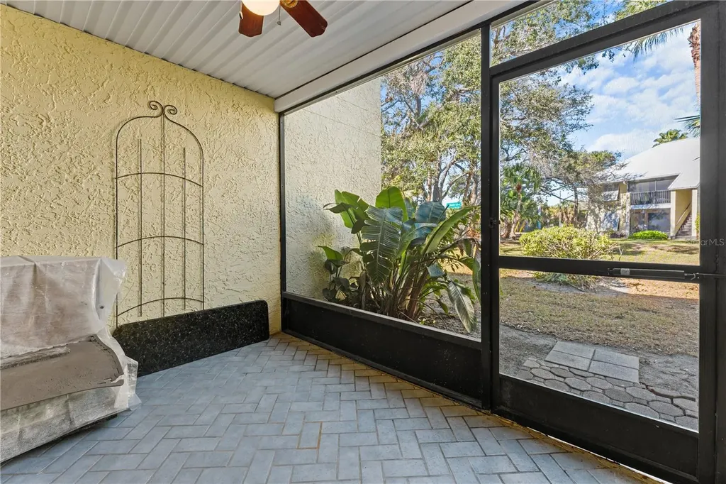 7310 Sunshine Skyway Lane S St Petersburg FL 33711