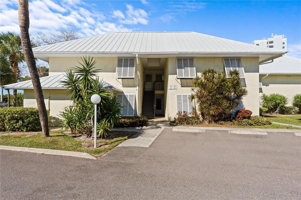 7310 Sunshine Skyway Lane S St Petersburg FL 33711