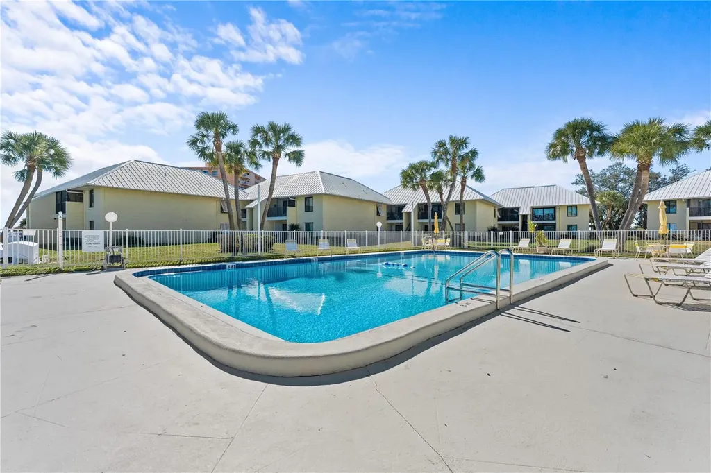 7310 Sunshine Skyway Lane S St Petersburg FL 33711