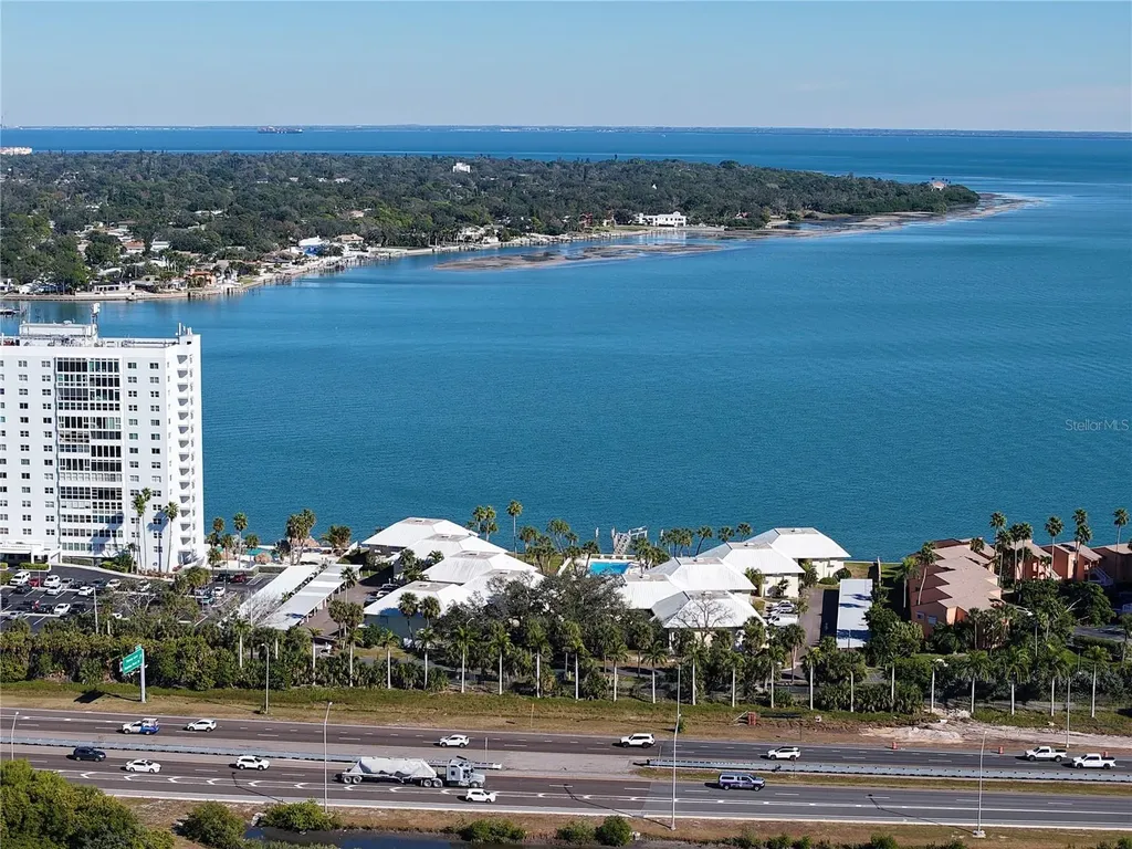 7310 Sunshine Skyway Lane S St Petersburg FL 33711