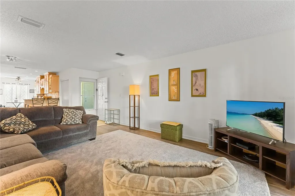 7310 Sunshine Skyway Lane S St Petersburg FL 33711