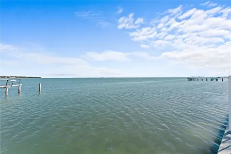 7310 Sunshine Skyway Lane S St Petersburg FL 33711
