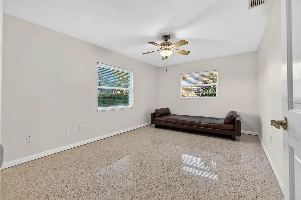 1984 Michigan Avenue NE St Petersburg FL 33703