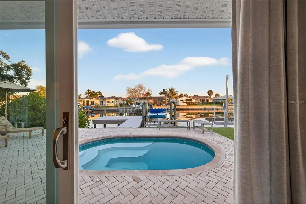 1984 Michigan Avenue NE St Petersburg FL 33703