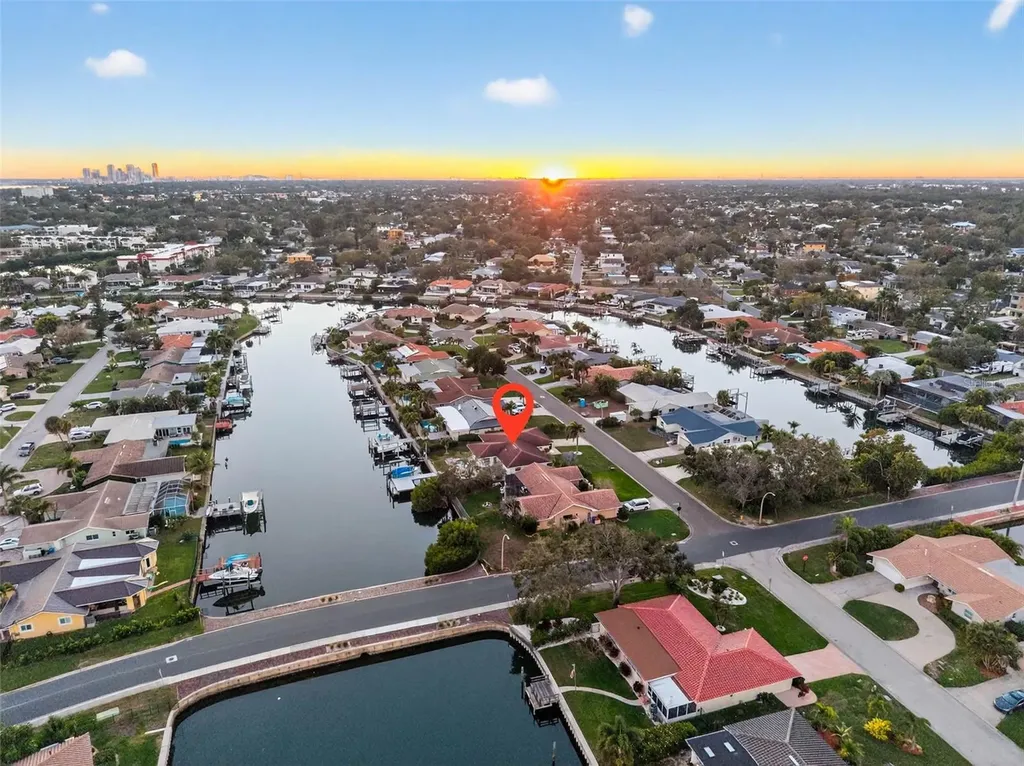 1984 Michigan Avenue NE St Petersburg FL 33703