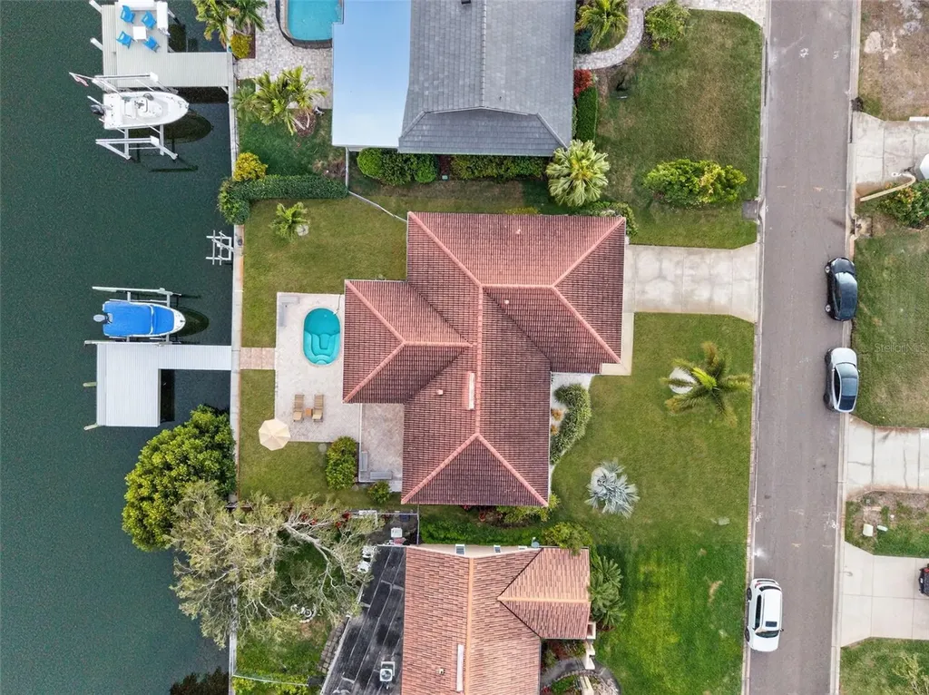 1984 Michigan Avenue NE St Petersburg FL 33703