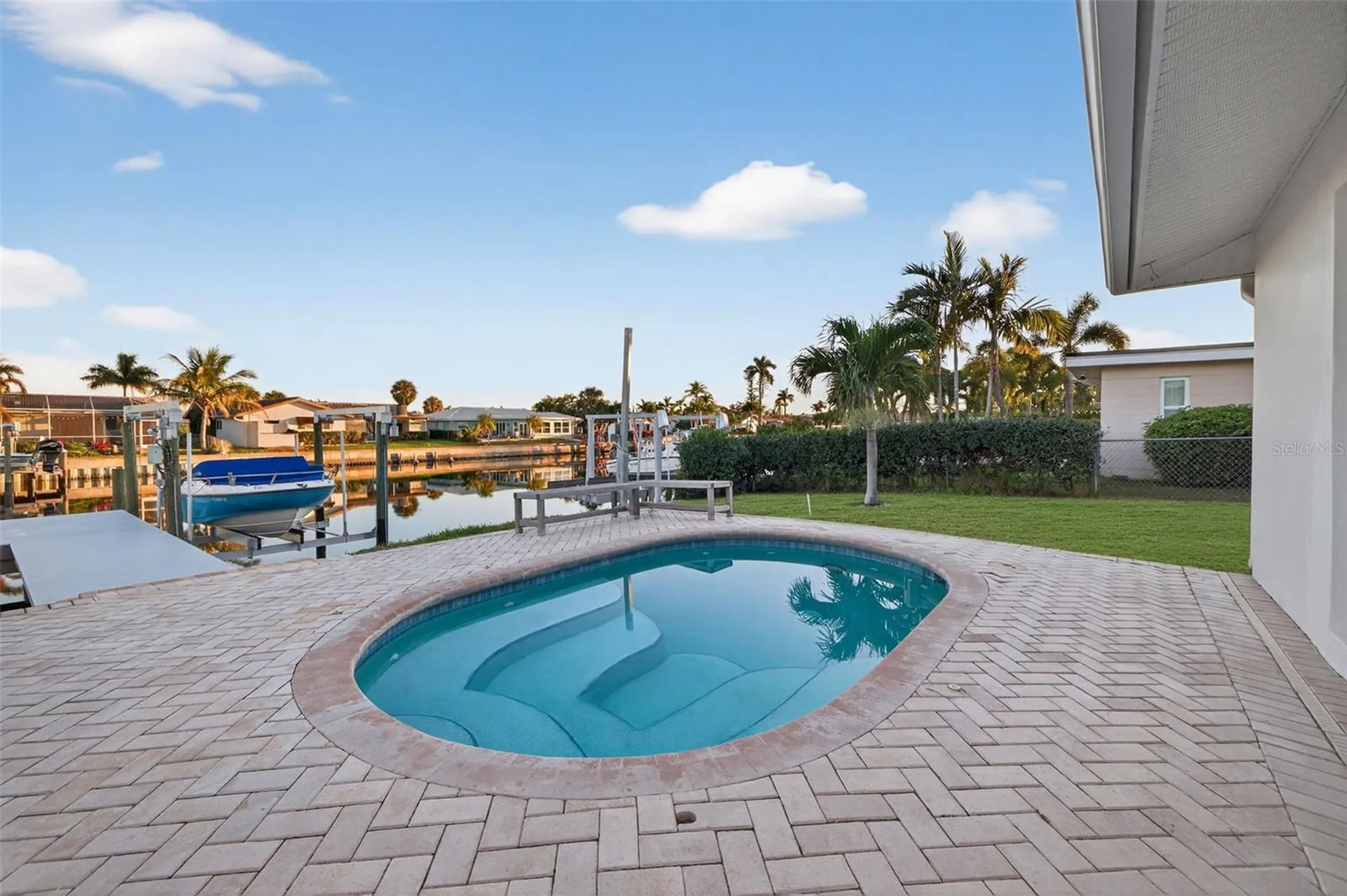 1984 Michigan Avenue NE St Petersburg FL 33703