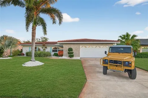 1984 Michigan Avenue NE St Petersburg FL 33703