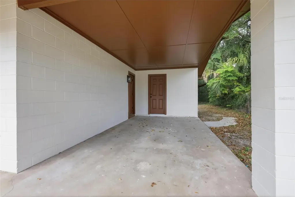 225 W Volusia Avenue Deland FL 32720