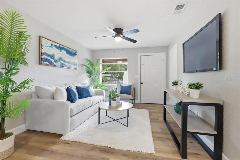 225 W Volusia Avenue Deland FL 32720