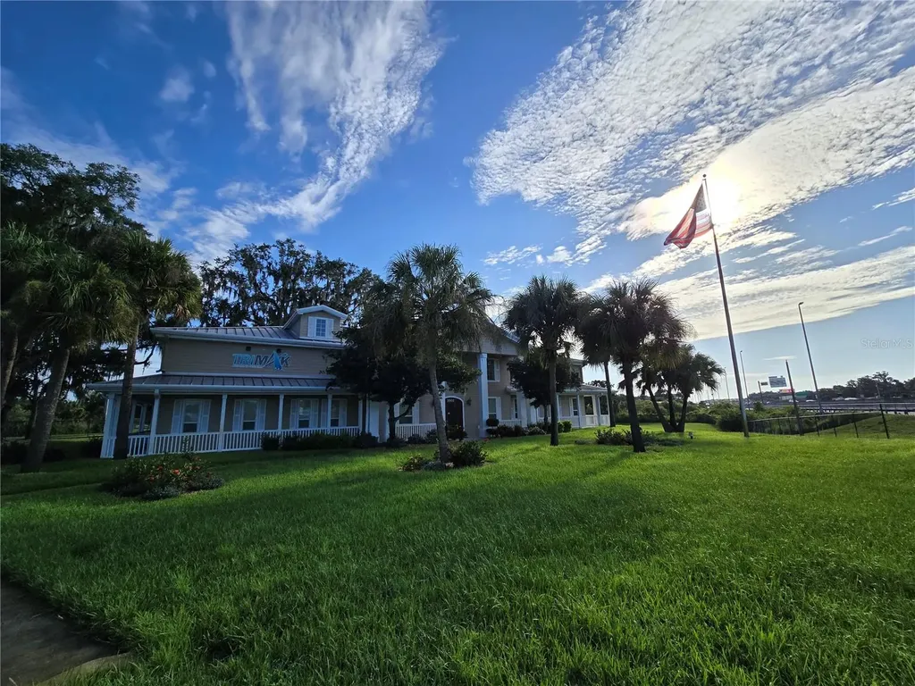 2502 Frontage Park Place Plant City FL 33563