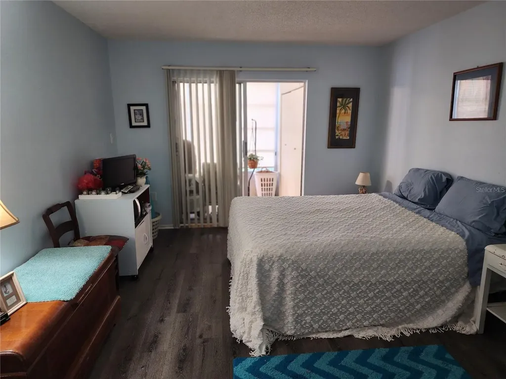 3064 Lake Bayshore Drive Bradenton FL 34205