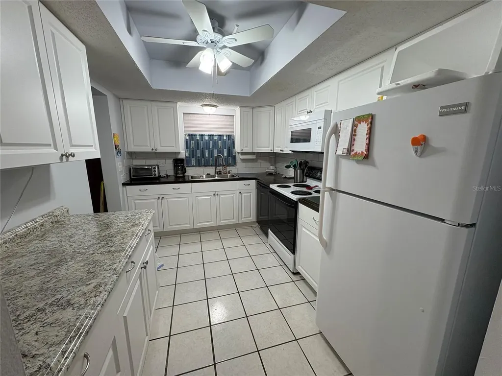 3064 Lake Bayshore Drive Bradenton FL 34205