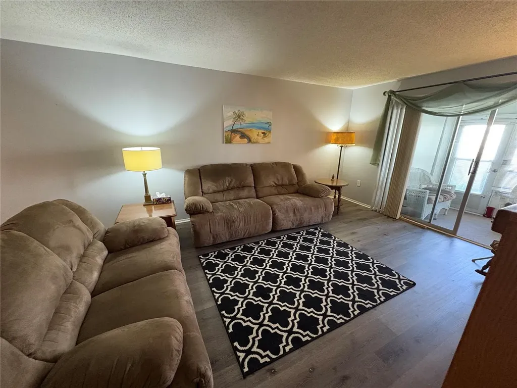 3064 Lake Bayshore Drive Bradenton FL 34205